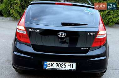 Хетчбек Hyundai i30 2008 в 