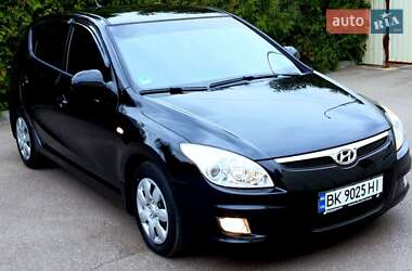 Хетчбек Hyundai i30 2008 в 