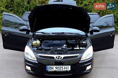 Хетчбек Hyundai i30 2008 в 