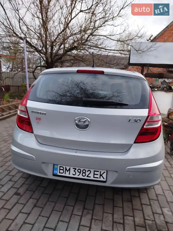 Хетчбек Hyundai i30 2009 в 