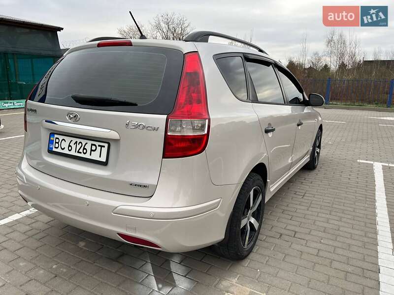 Универсал Hyundai i30 2011 в Гайвороне