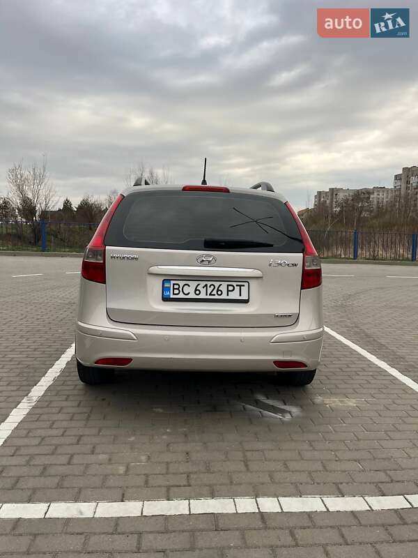 Универсал Hyundai i30 2011 в Гайвороне