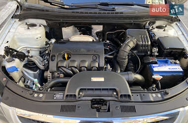 Хетчбек Hyundai i30 2010 в 