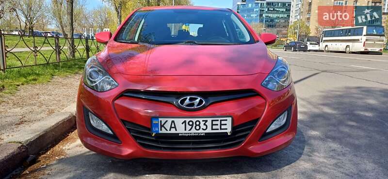 Хэтчбек Hyundai i30 2013 в 