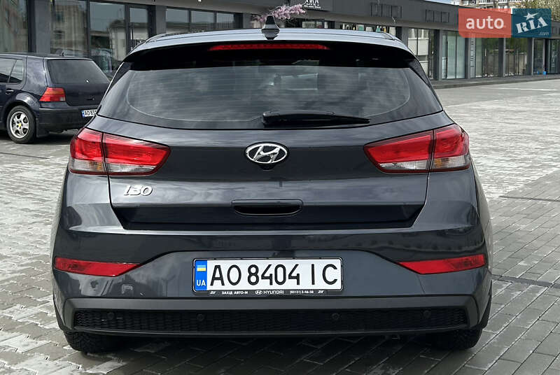Хэтчбек Hyundai i30 2023 в Ужгороде