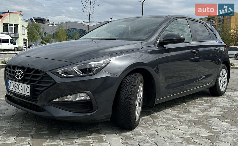 Хэтчбек Hyundai i30 2023 в Ужгороде