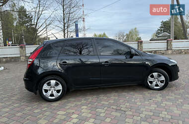 Хэтчбек Hyundai i30 2010 в 