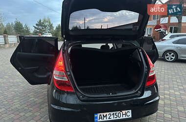 Хэтчбек Hyundai i30 2010 в 