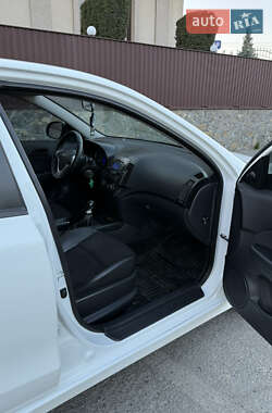 Хэтчбек Hyundai i30 2011 в 