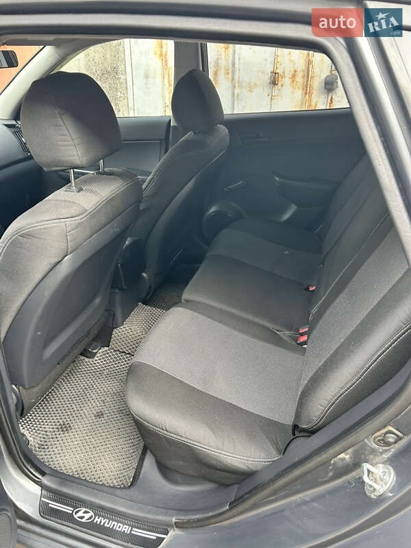Хэтчбек Hyundai i30 2010 в Харькове