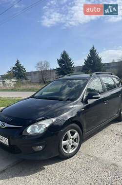 Универсал Hyundai i30 2010 в 