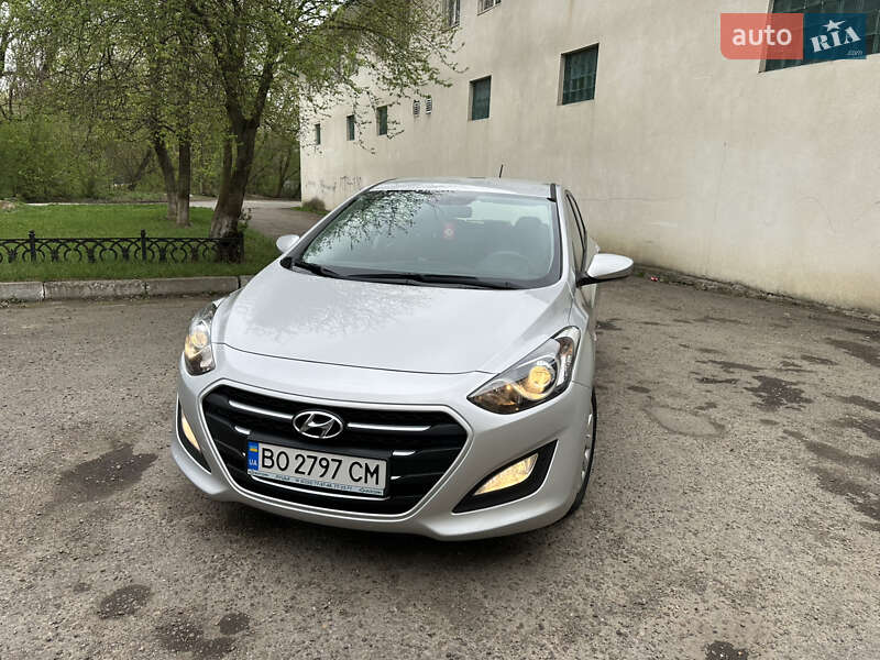 Хетчбек Hyundai i30 2016 в Чернівцях