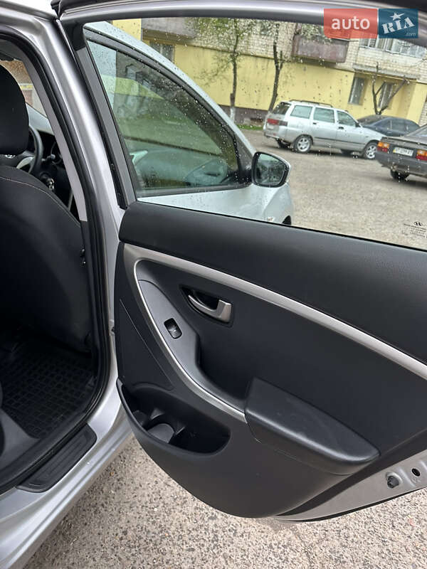 Хетчбек Hyundai i30 2016 в Чернівцях