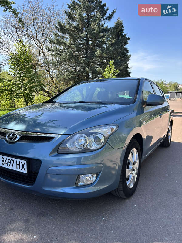 Хэтчбек Hyundai i30 2009 в Житомире