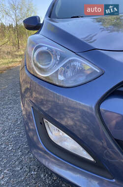 Хэтчбек Hyundai i30 2013 в 