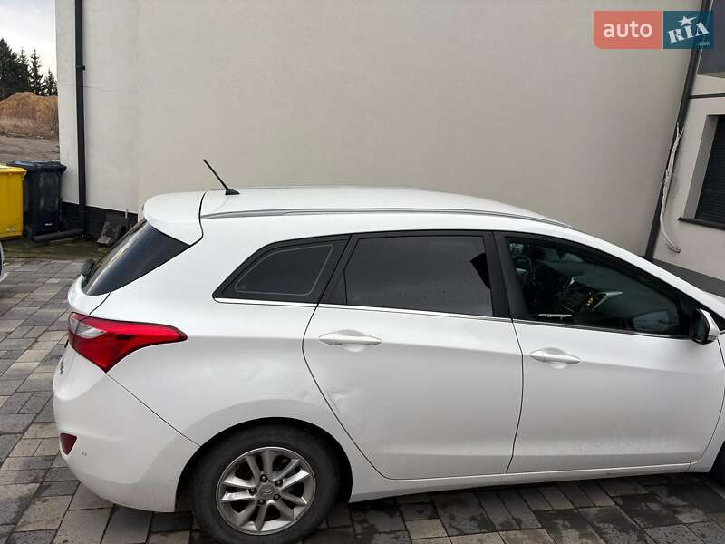 Універсал Hyundai i30 2014 в Шепетівці