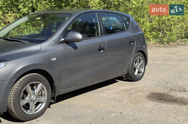 Хэтчбек Hyundai i30 2008 в 