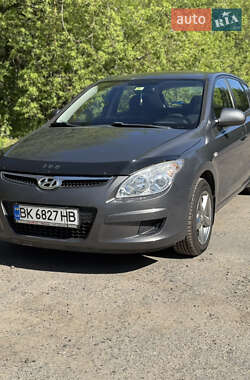 Хэтчбек Hyundai i30 2008 в 