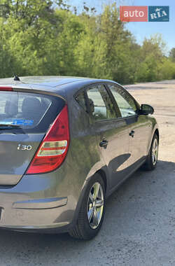 Хэтчбек Hyundai i30 2008 в 