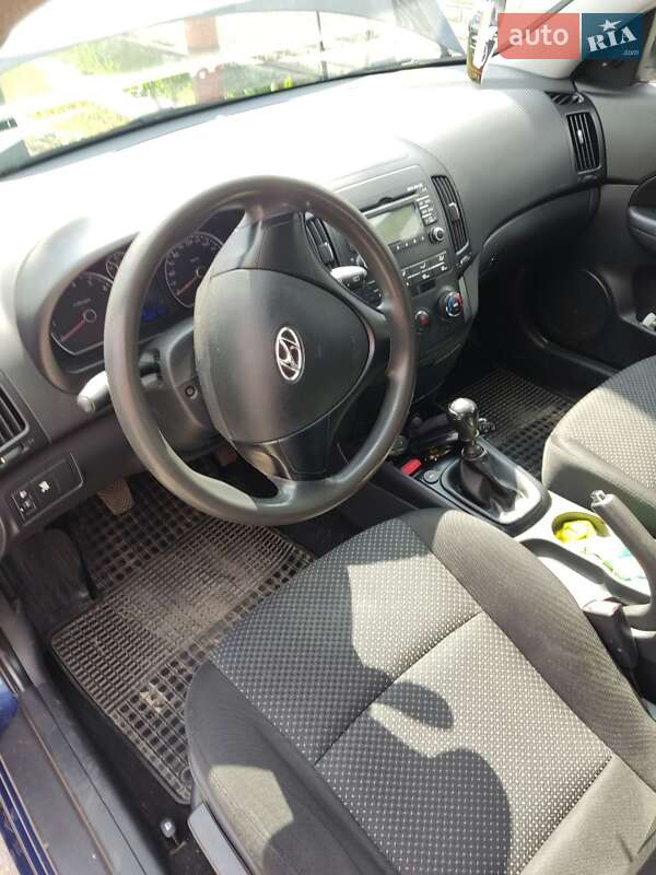 Універсал Hyundai i30 2009 в Дніпрі