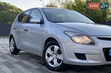 Хэтчбек Hyundai i30 2010 в 