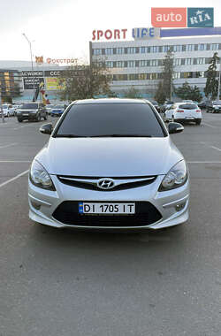 Хетчбек Hyundai i30 2011 в 
