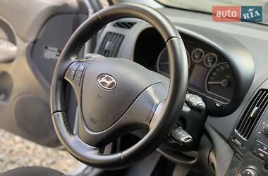 Хэтчбек Hyundai i30 2010 в 