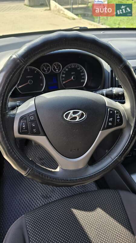 Універсал Hyundai i30 2012 в Яремчі