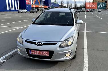 Универсал Hyundai i30 2010 в Каменец-Подольском