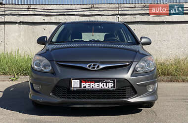 Хэтчбек Hyundai i30 2010 в 