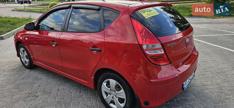 Хэтчбек Hyundai i30 2010 в Харькове