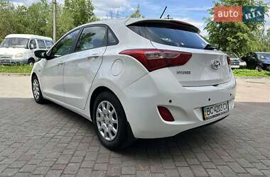 Хэтчбек Hyundai i30 2012 в 