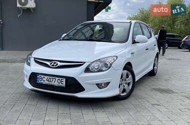 Хэтчбек Hyundai i30 2010 в 