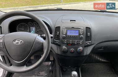 Хэтчбек Hyundai i30 2010 в 