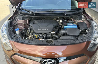 Хэтчбек Hyundai i30 2013 в 