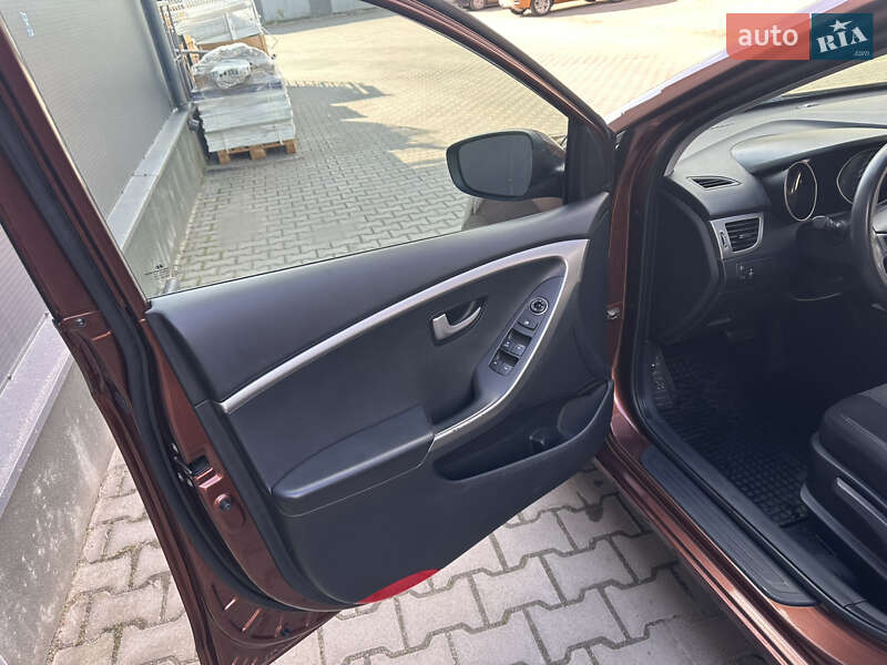 Хетчбек Hyundai i30 2013 в Хмельницькому