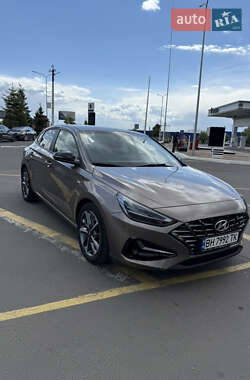 Хетчбек Hyundai i30 2022 в 