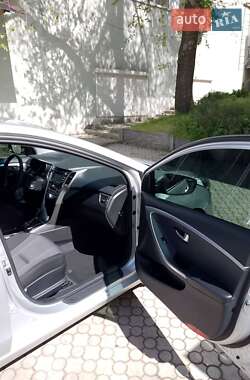 Хэтчбек Hyundai i30 2012 в 