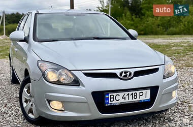 Хэтчбек Hyundai i30 2009 в Новояворовске