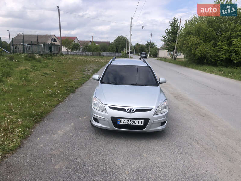 Универсал Hyundai i30 2009 в Киеве