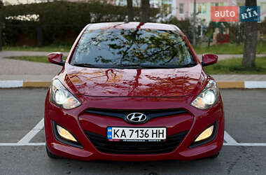 Хэтчбек Hyundai i30 2013 в 