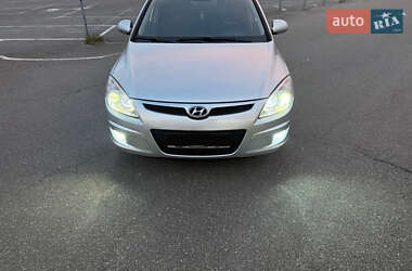 Хэтчбек Hyundai i30 2008 в Киеве
