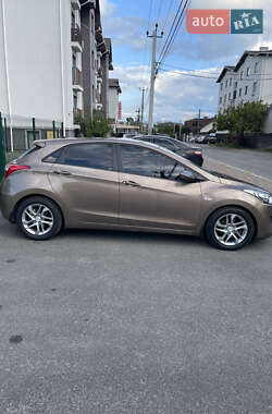 Хетчбек Hyundai i30 2014 в 