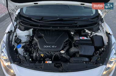 Хетчбек Hyundai i30 2013 в 