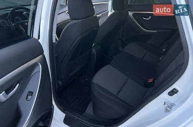 Хетчбек Hyundai i30 2013 в 