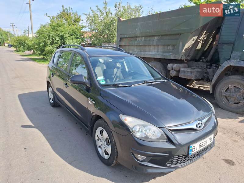Универсал Hyundai i30 2010 в Глобине