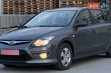 Универсал Hyundai i30 2011 в Теребовле