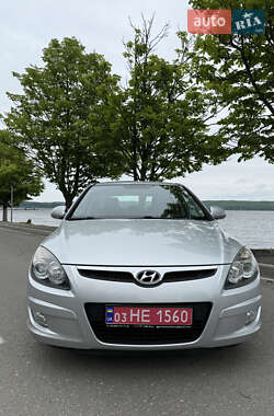 Хэтчбек Hyundai i30 2009 в 