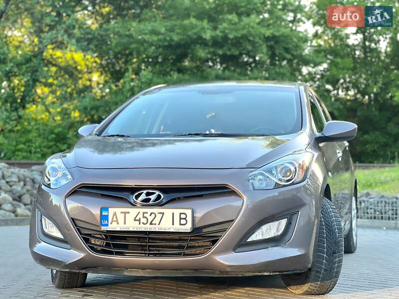 Хэтчбек Hyundai i30 2013 в Ивано-Франковске
