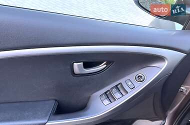 Хэтчбек Hyundai i30 2013 в 